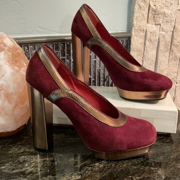 Marc Jacob's red and gold stilettos size 6 1/2 - Picture 2 of 4